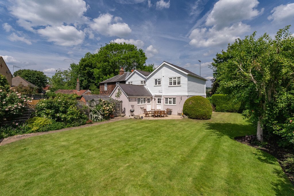 House in Dorking, England 5 - 16941623