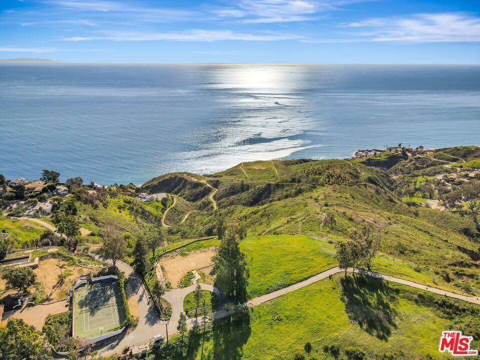 Land in Malibu, California, United States 2 - 16941803