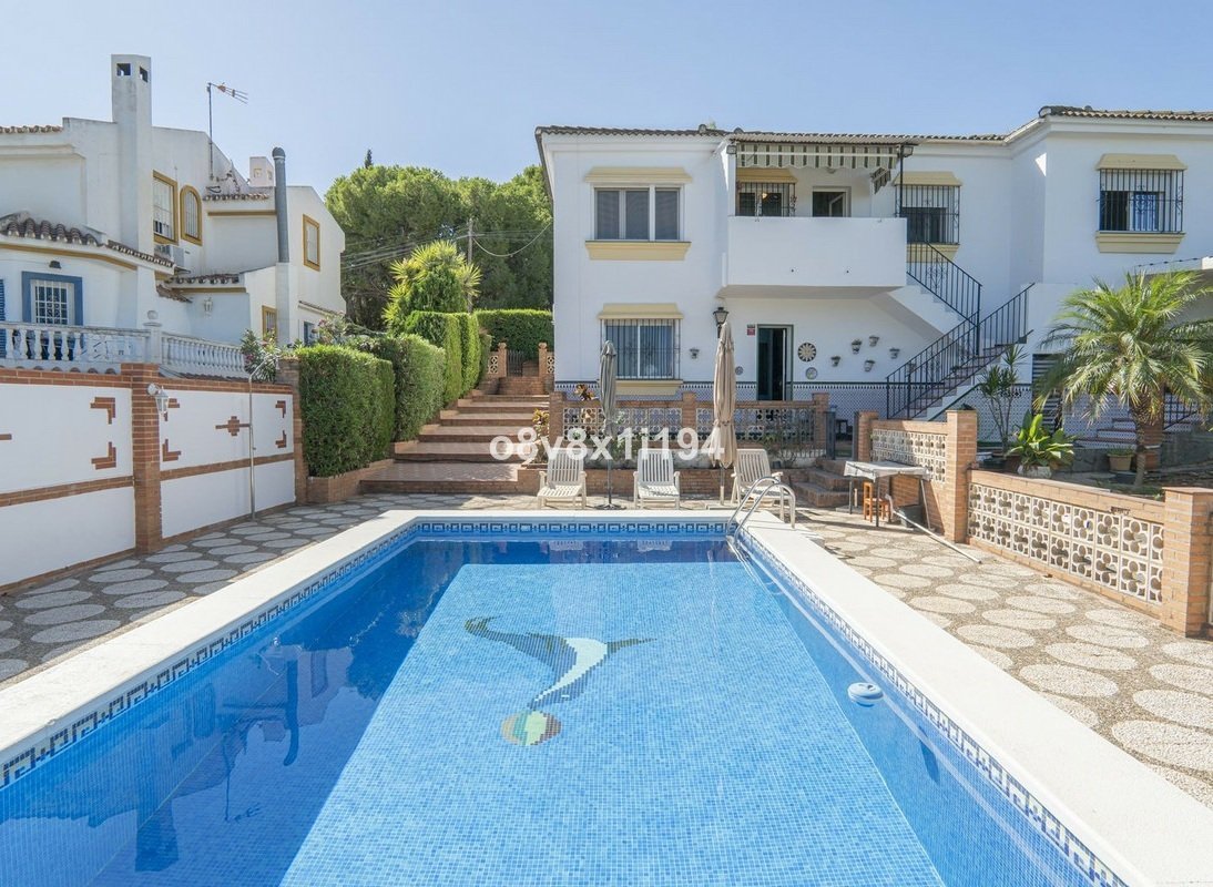 Villa in Alhaurin de la Torre, Andalusia, Spain 2 - 16940128