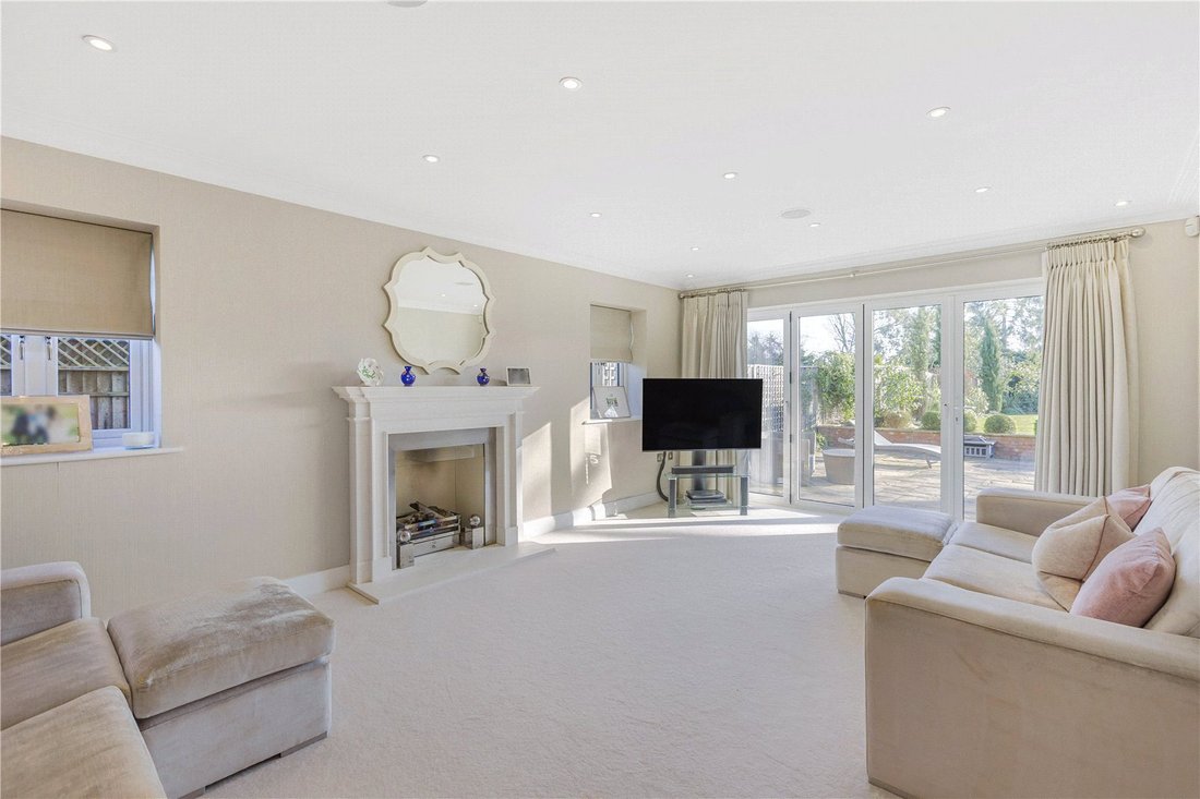 House in Cuffley, Northaw, England 2 - 16943194