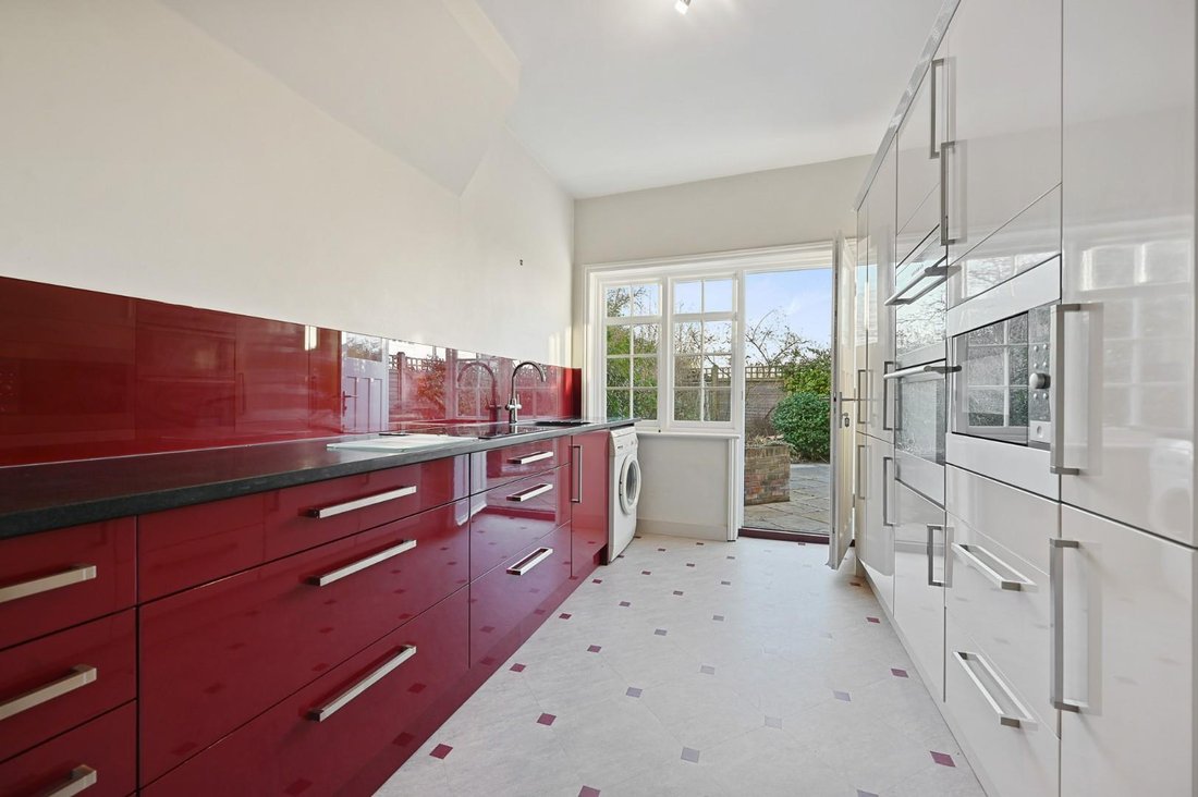 House in Ealing (London Borough of Ealing), Ealing, England 3 - 16939482