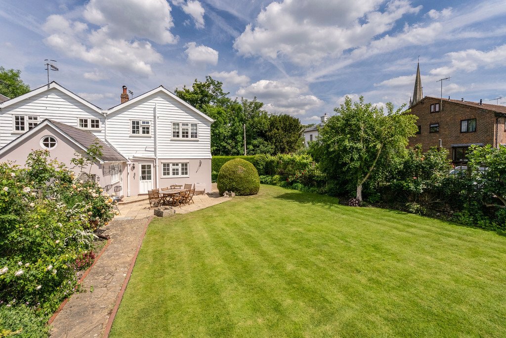 House in Dorking, England 1 - 16941623