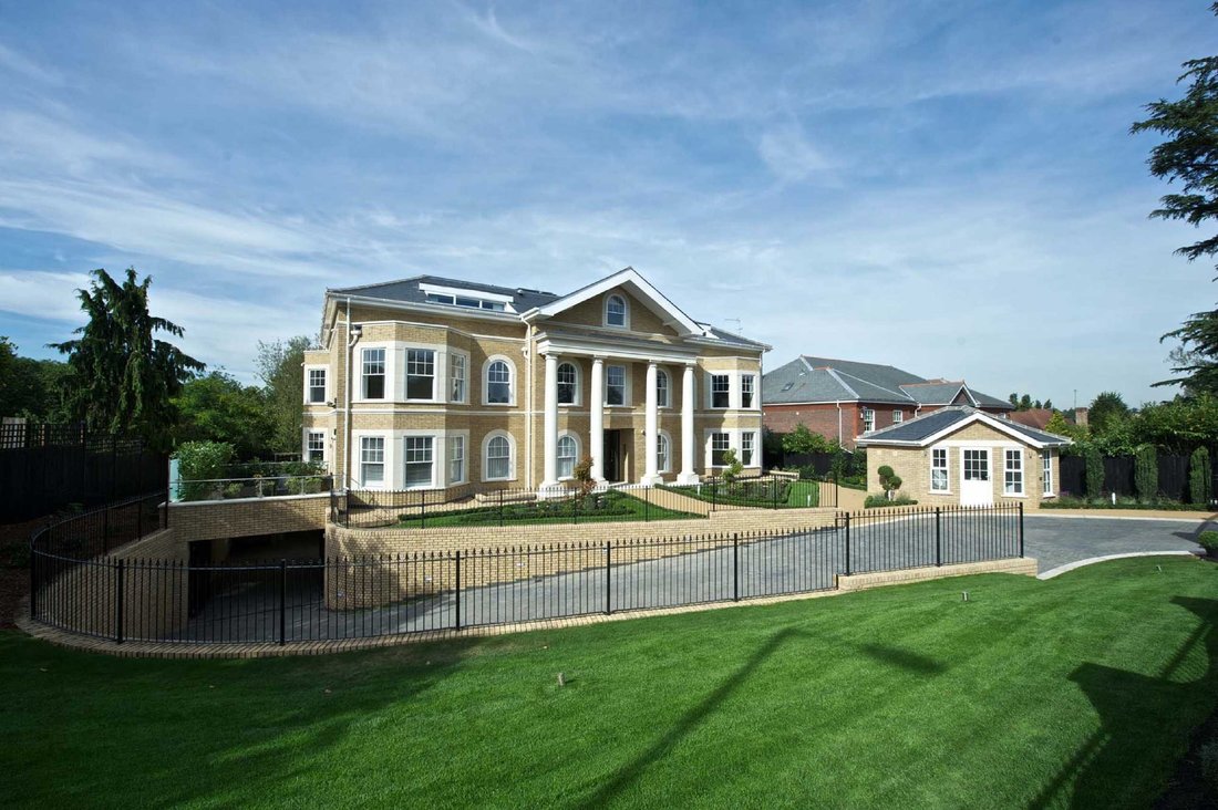Apartment in Cockfosters, Enfield, England 2 - 16943363