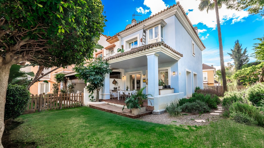 Townhouse in Nueva Andalucia, Marbella, Spain 1 - 16940073