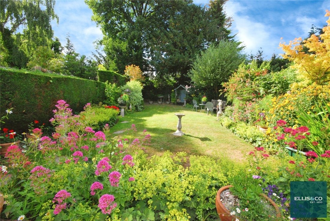 House in Barnet, England 3 - 16939950