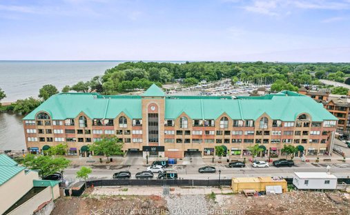 Condo in Oakville, Ontario, Canada 1