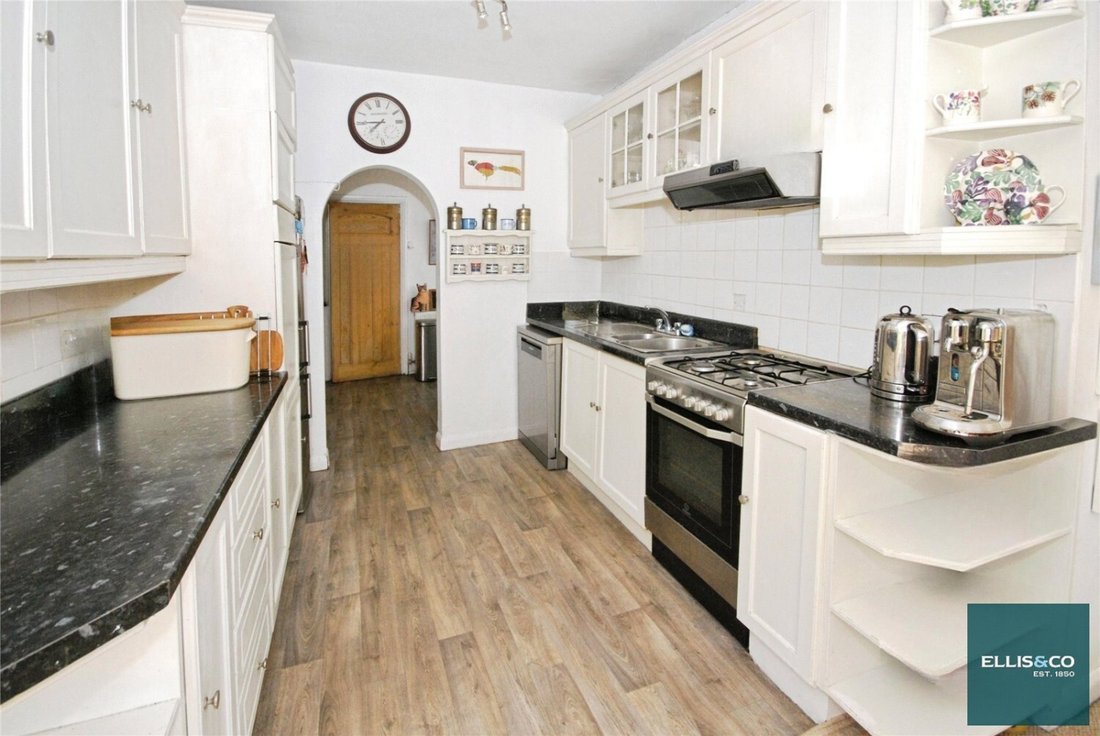 House in Barnet, England 4 - 16939950