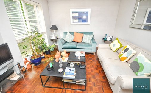 Townhouse in Finchley, Barnet, England 1