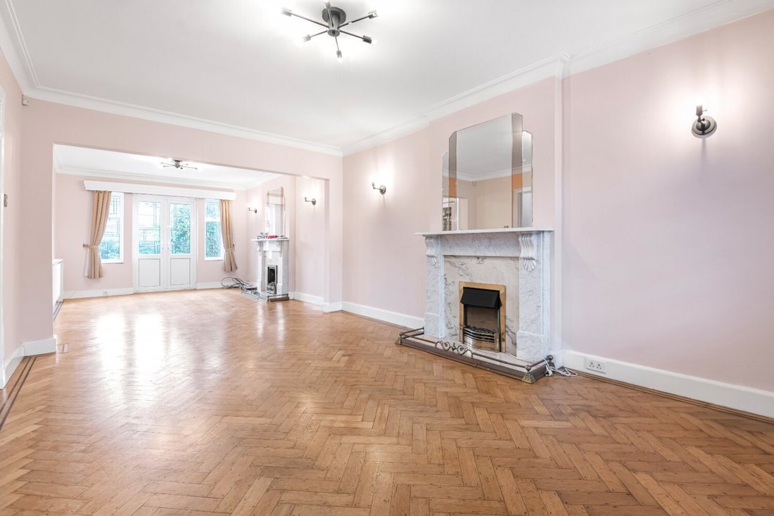 House in Edgware, Barnet, England 2 - 16939637