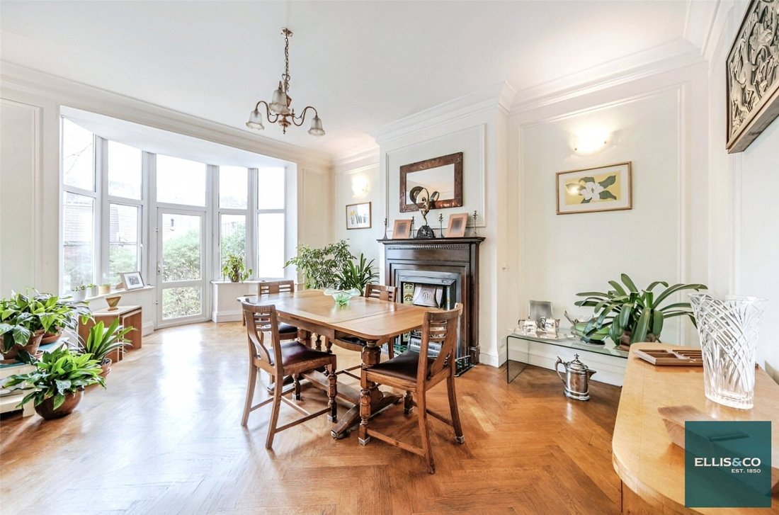 House in Golders Green, Barnet, England 1 - 16939886