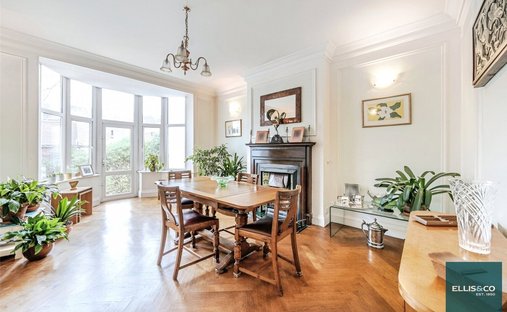 House in Golders Green, Barnet, England 1