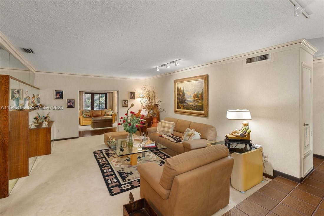 House in Miami, Florida, United States 5 - 16939292