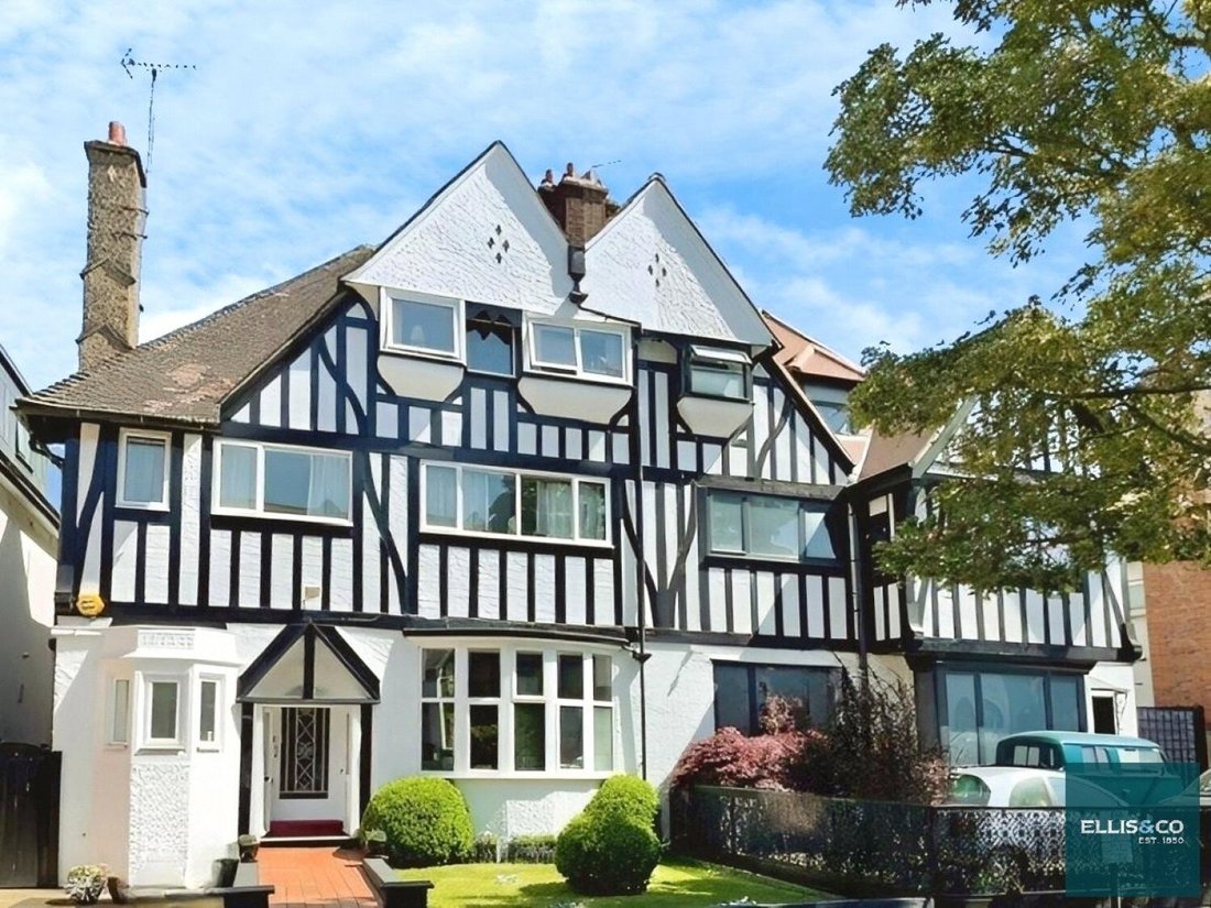 House in Golders Green, Barnet, England 3 - 16939886