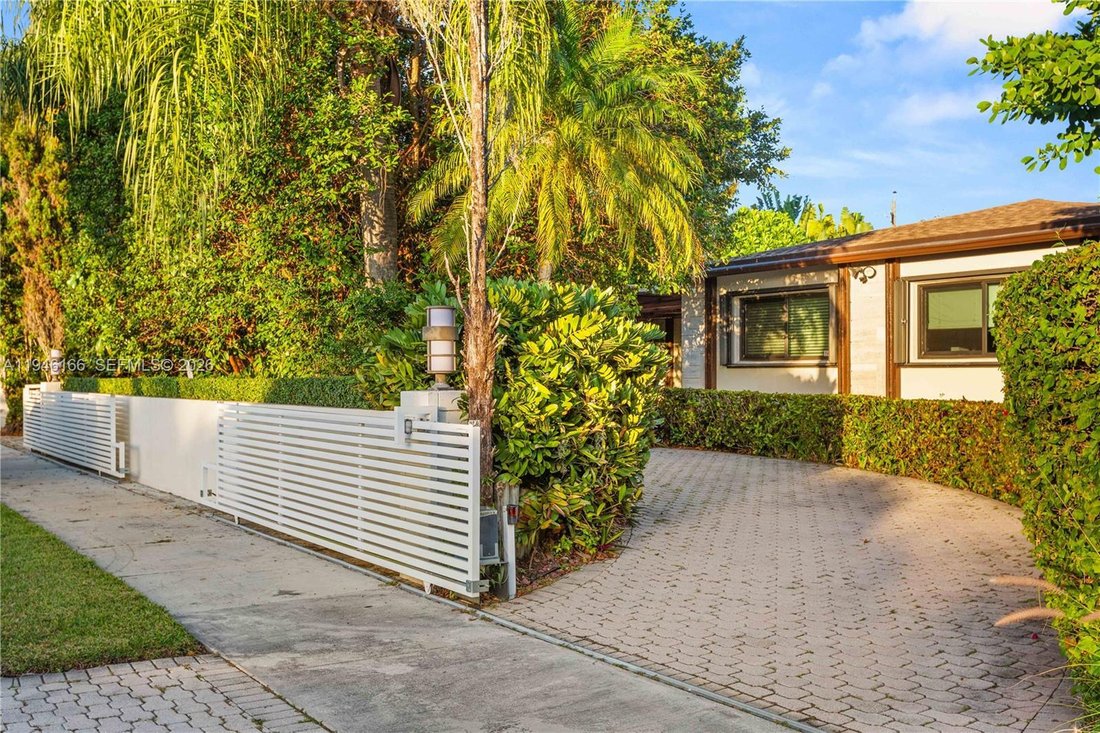 House in Miami, Florida, United States 1 - 16939292
