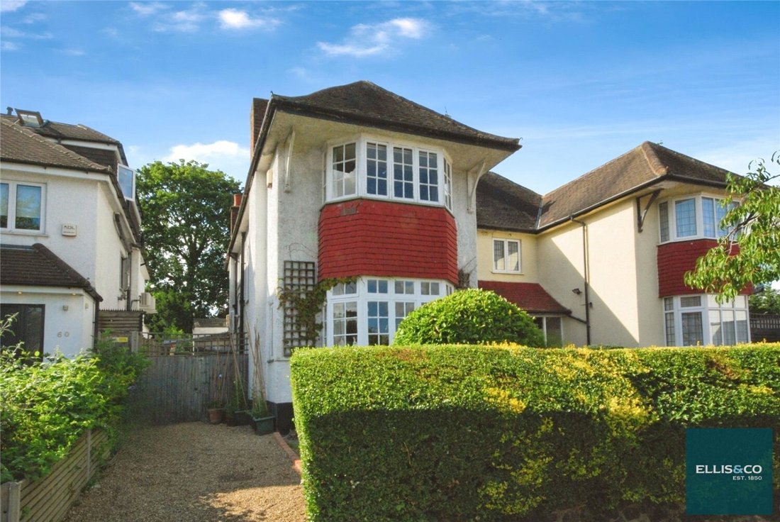 House in Barnet, England 1 - 16939950