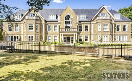 Apartment in Cockfosters, Enfield, England 1