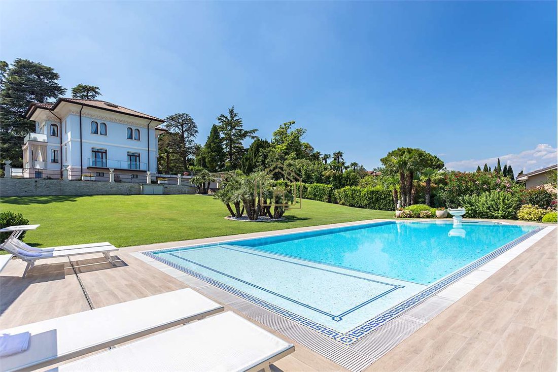 Villa in Historic Center, Desenzano del Garda, Lombardy 3 - 16939583