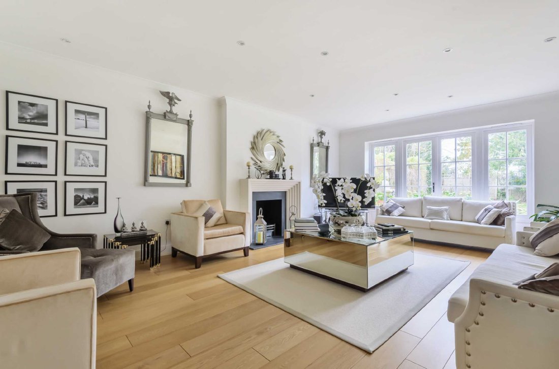House in Ferney Hill, Enfield, England 3 - 16940710