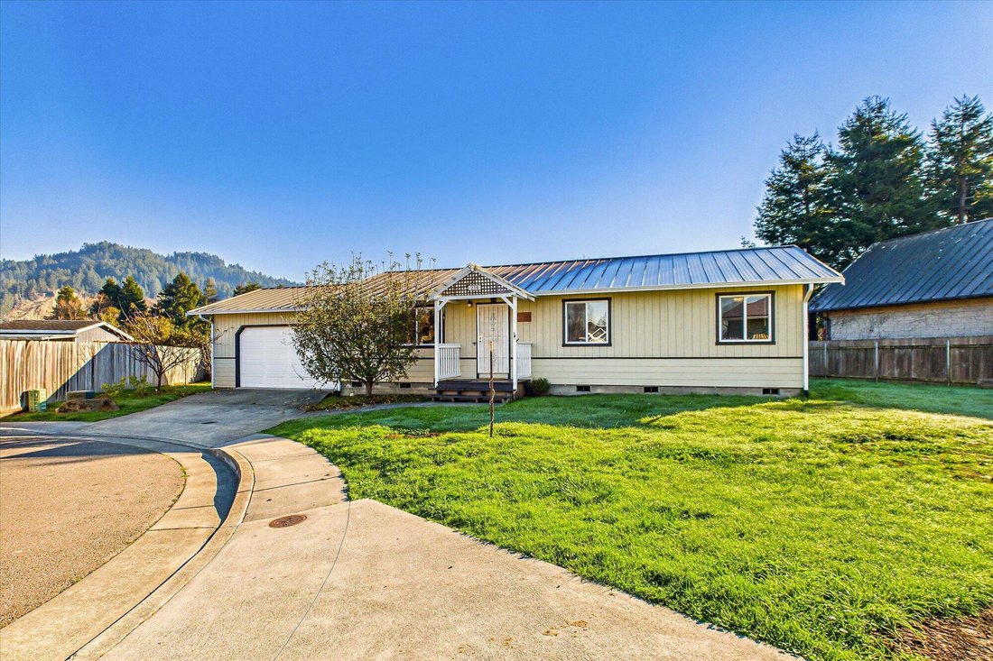 Rio Dell, California, United States 5 - 16941643