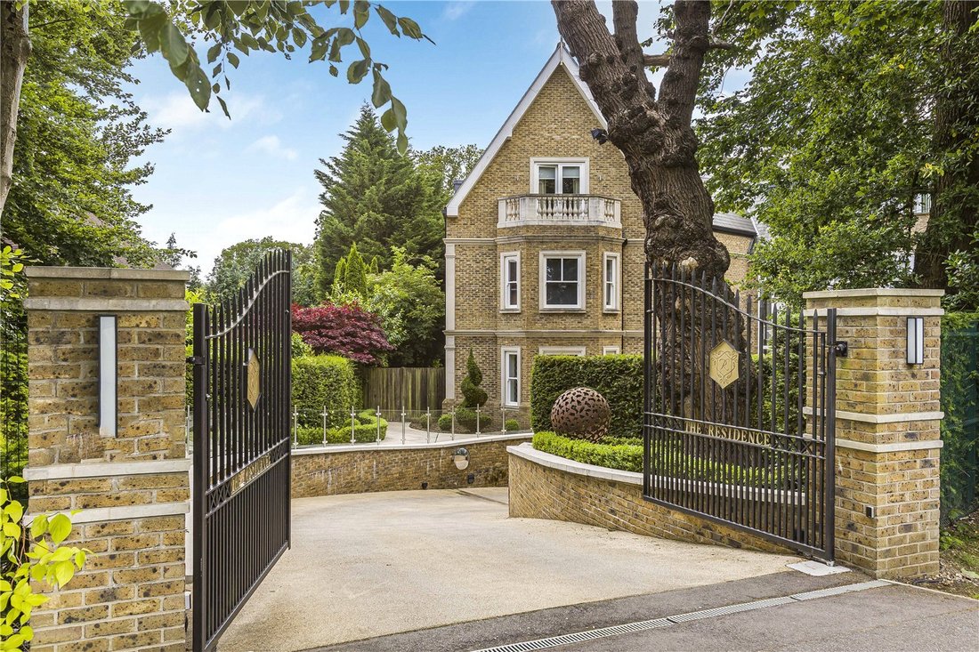 Apartment in Ferney Hill, Enfield, England 2 - 16940886