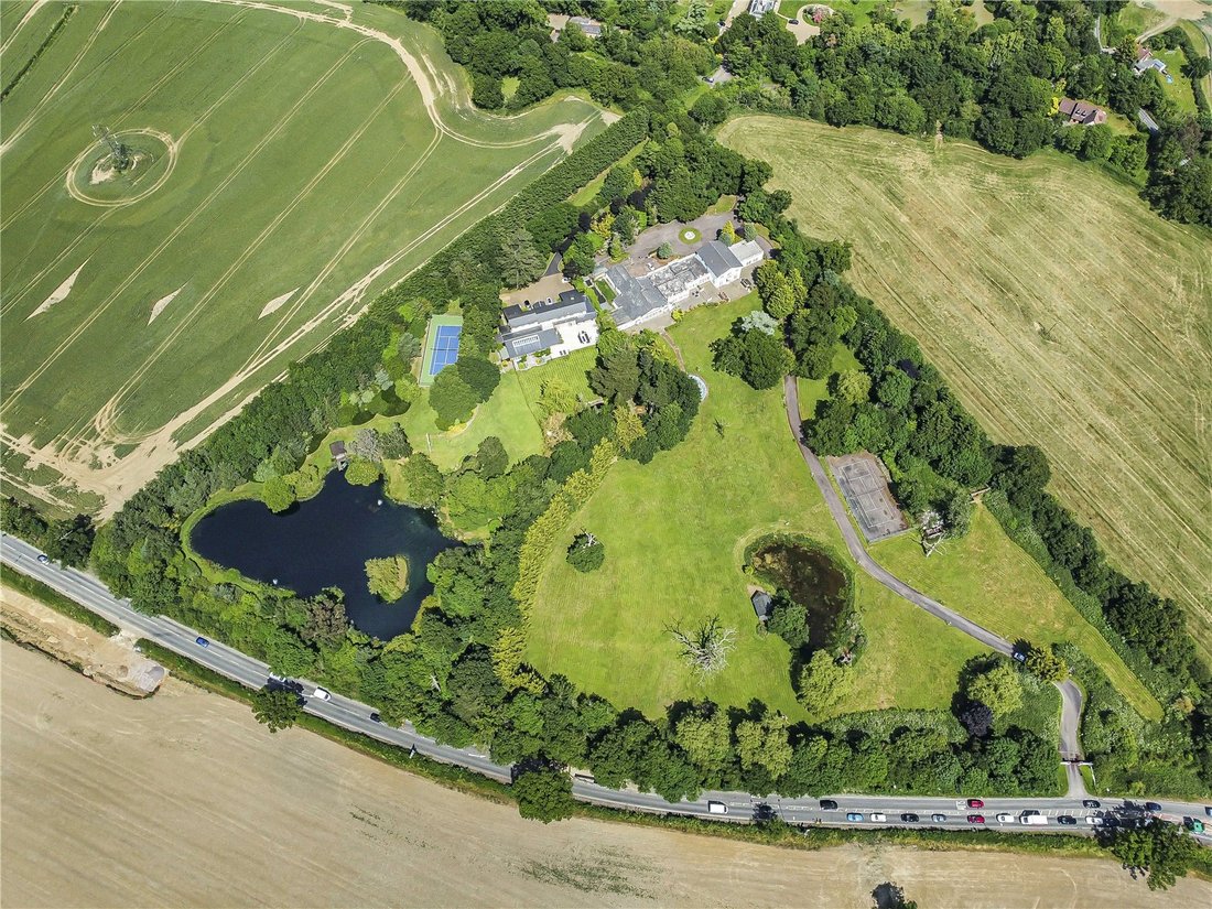 House in Hertsmere, England 2 - 16940079