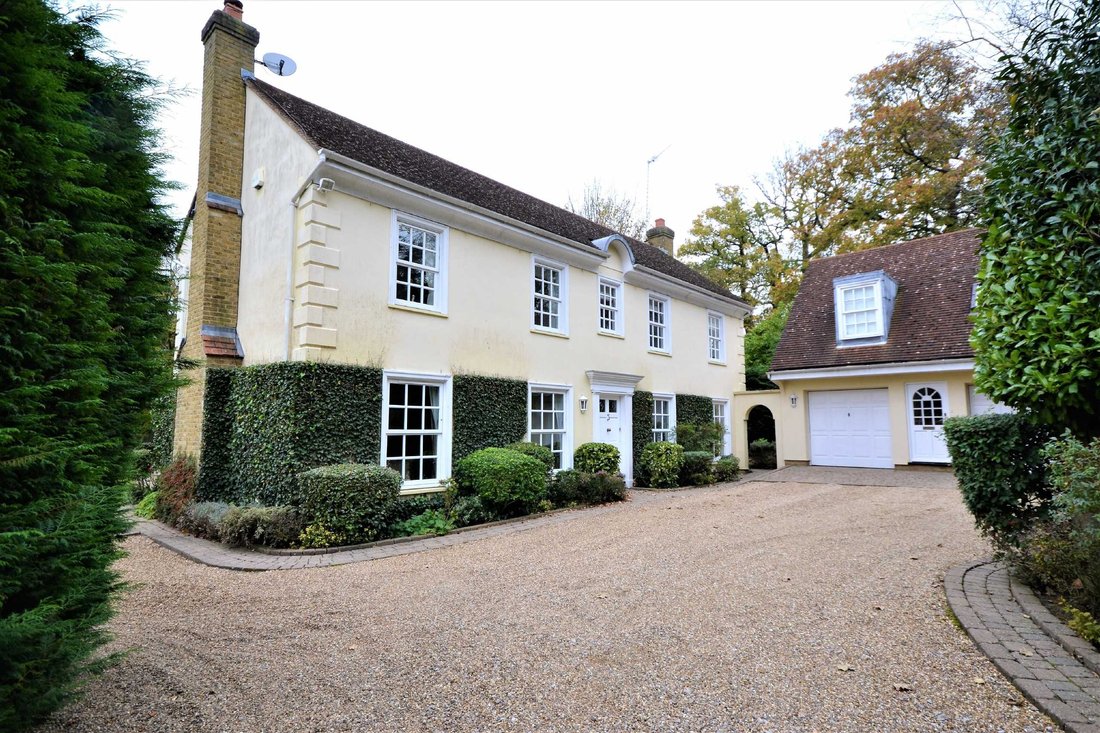 House in Cockfosters, Enfield, England 2 - 16940556