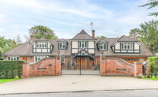 House in Cuffley, Northaw, England 1