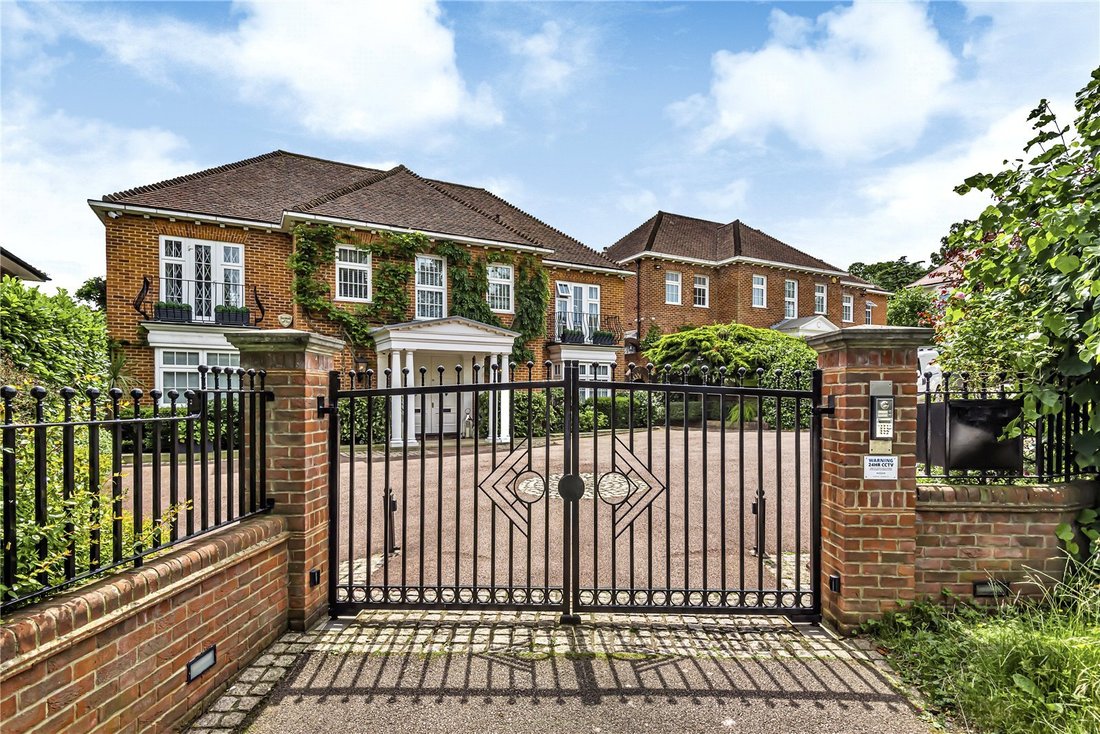 House in Barnet, England 3 - 16940100