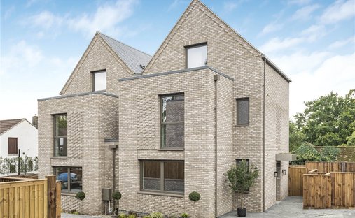 House in Hadley Common, Barnet, England 1