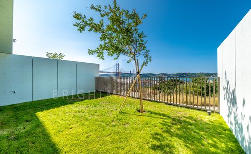 House in Alcantara, Lisbon, Portugal 1