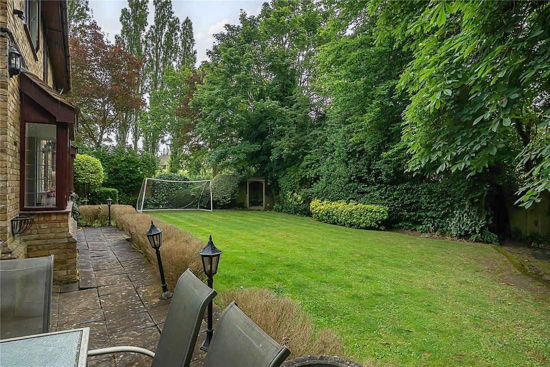 House in Arkley, Barnet, England 4 - 16940636