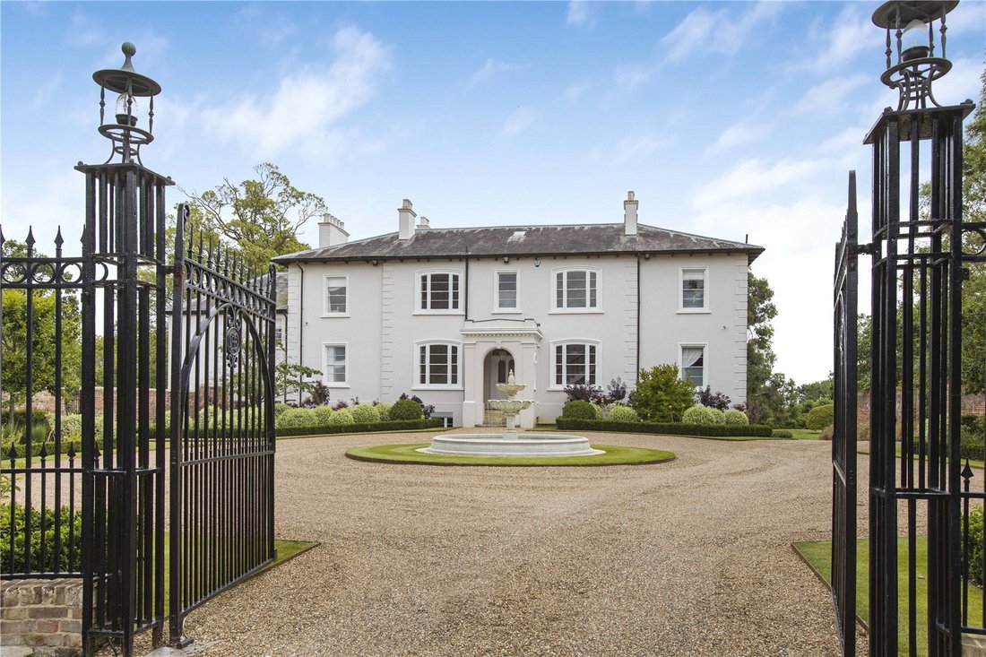 House in Potters Bar, Hertsmere, England 2 - 16940597
