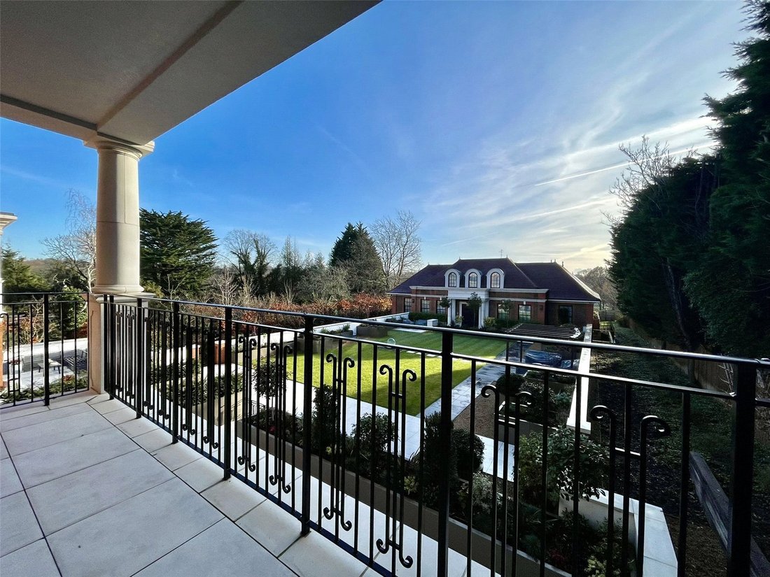 Apartment in Ferney Hill, Enfield, England 2 - 16940789