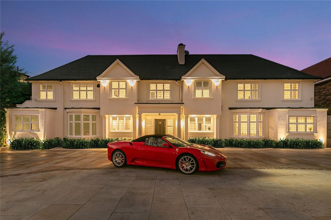 House in Welham Green, Hatfield, England 1 - 16940606
