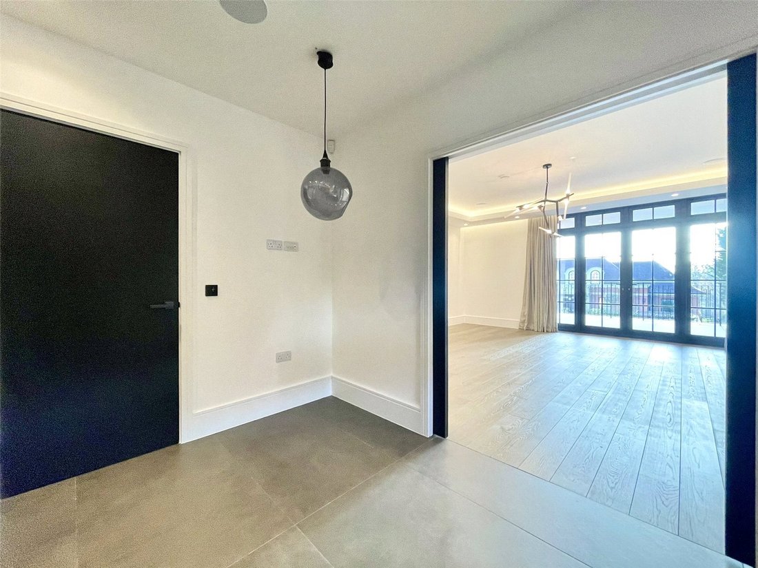 Apartment in Ferney Hill, Enfield, England 4 - 16940789