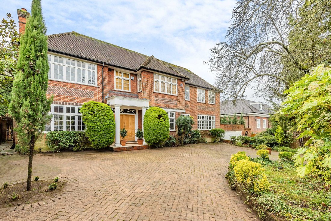 House in Barnet, England 2 - 16940567