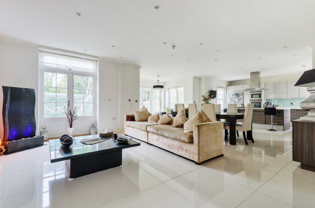 House in Ferney Hill, Enfield, England 5 - 16940710