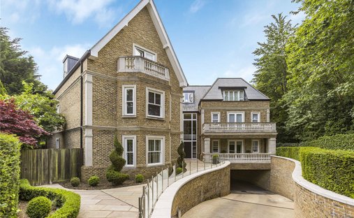 Apartment in Ferney Hill, Enfield, England 1