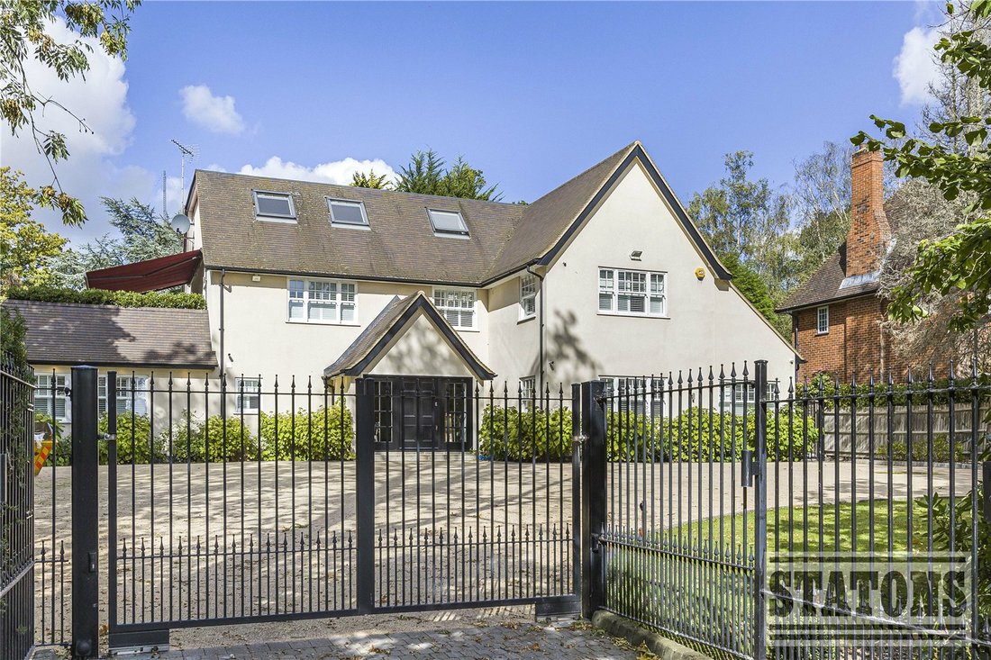 House in Bell Bar, Hatfield, England 1 - 16940653