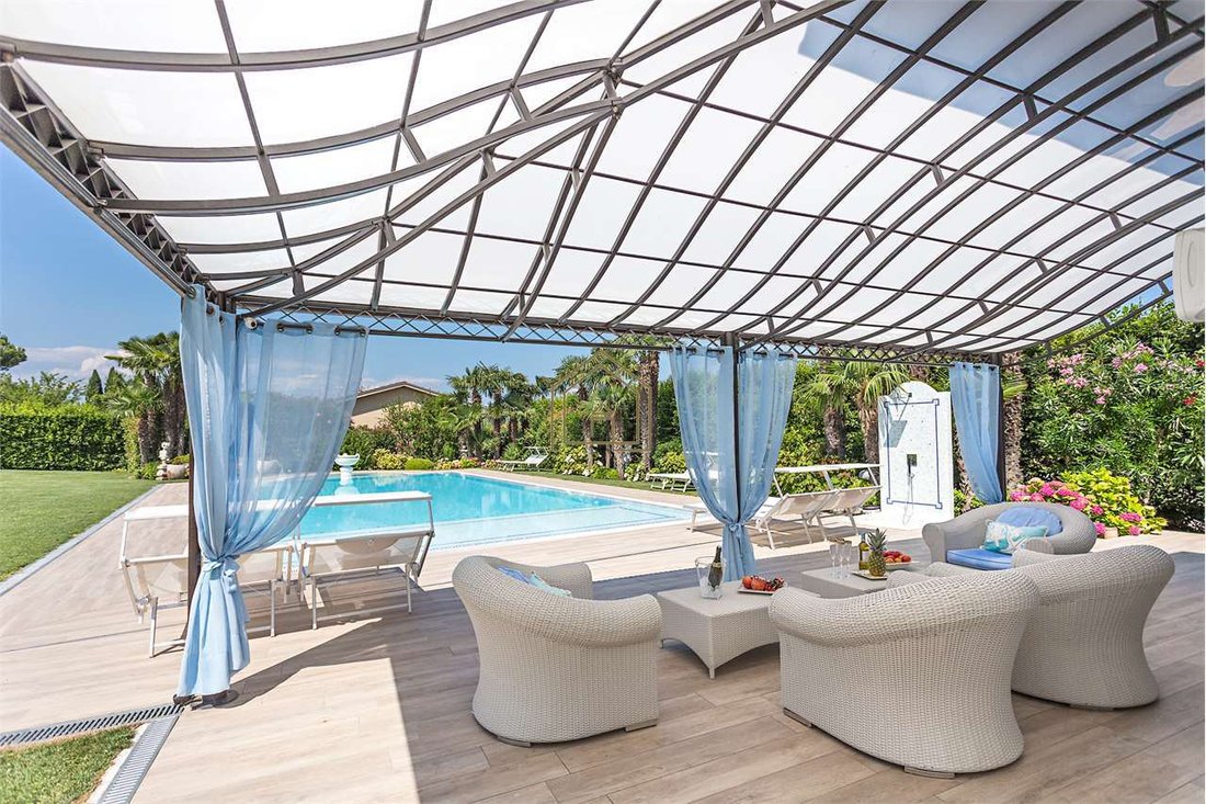 Villa in Historic Center, Desenzano del Garda, Lombardy 4 - 16939583