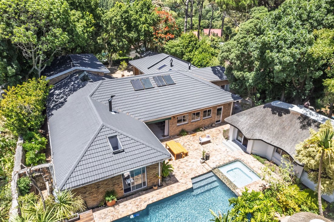 House in Hout Bay, South Peninsula, Cape Town 3 - 16939941