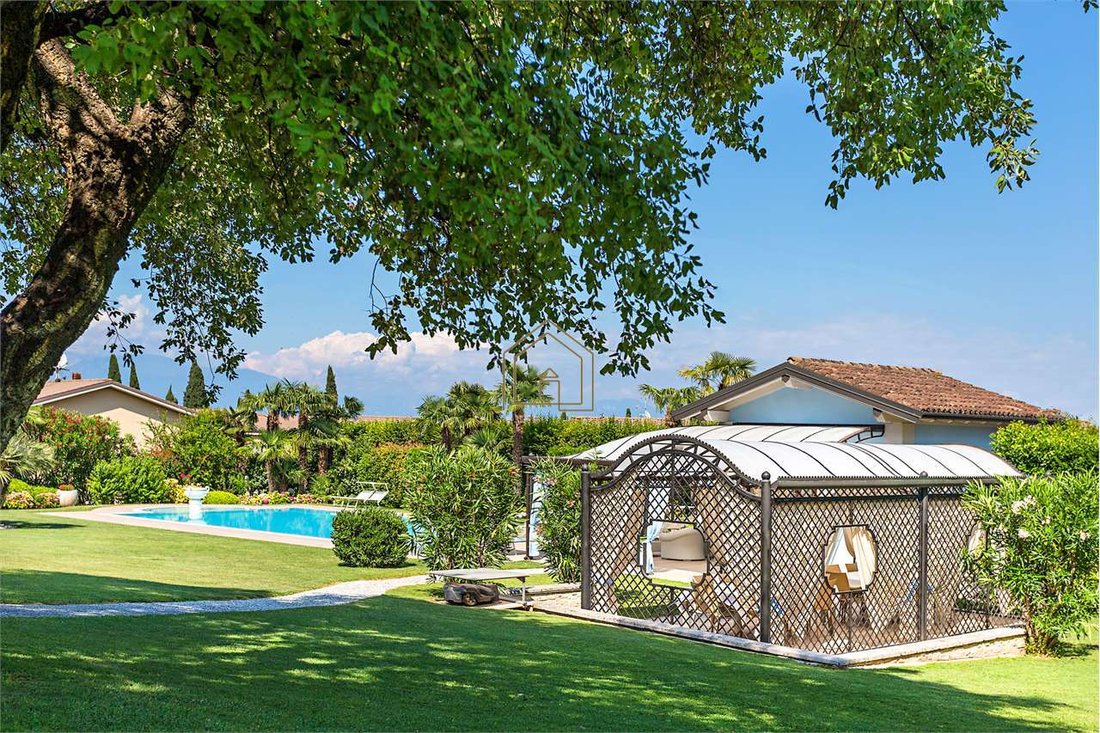 Villa in Historic Center, Desenzano del Garda, Lombardy 5 - 16939583
