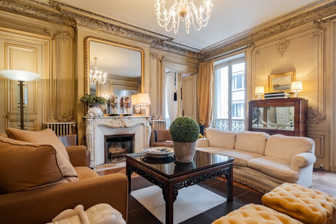 Apartment in Triangle d'Or, Paris 8e Arrondissement, Paris 3 - 14607738