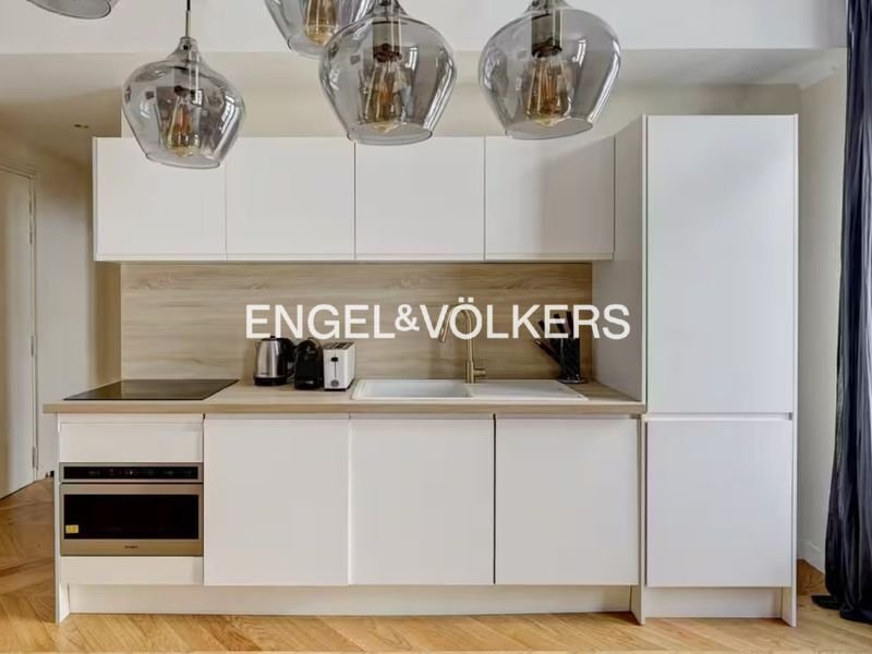 Apartment in Saint Philippe du Roule, Paris 8e Arrondissement, Paris 4 - 16291866