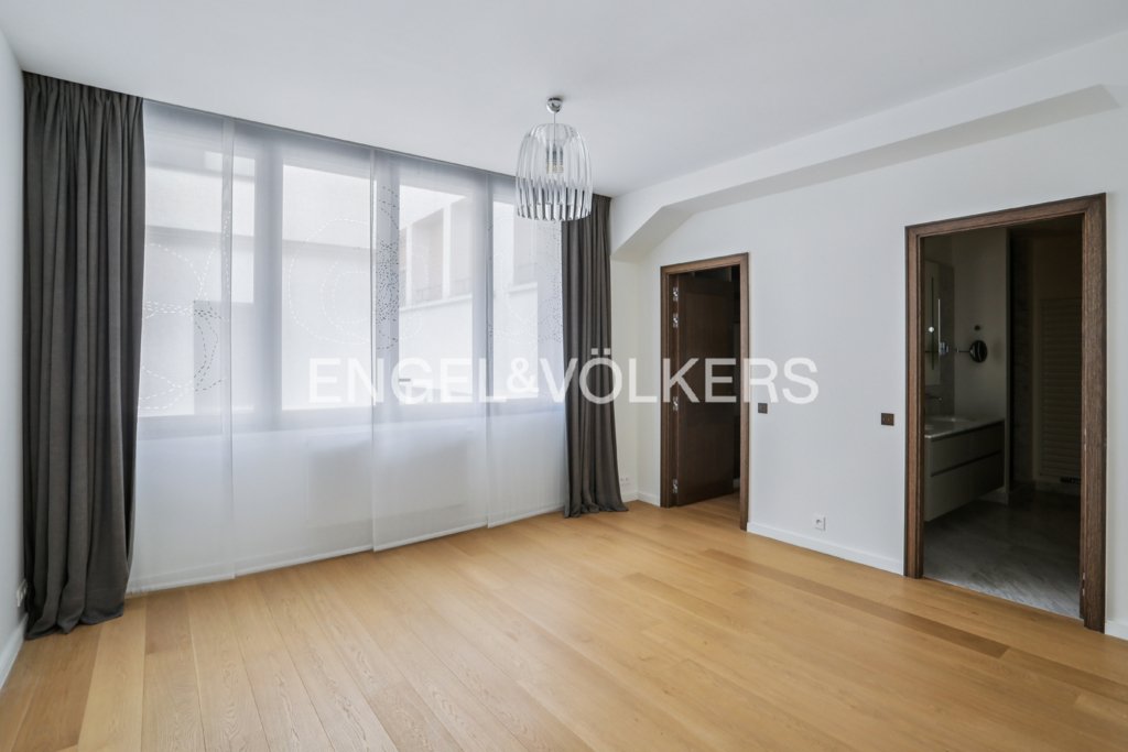 Apartment in Saint Thomas d'Aquin, Paris 7e Arrondissement, Paris 4 - 16184455
