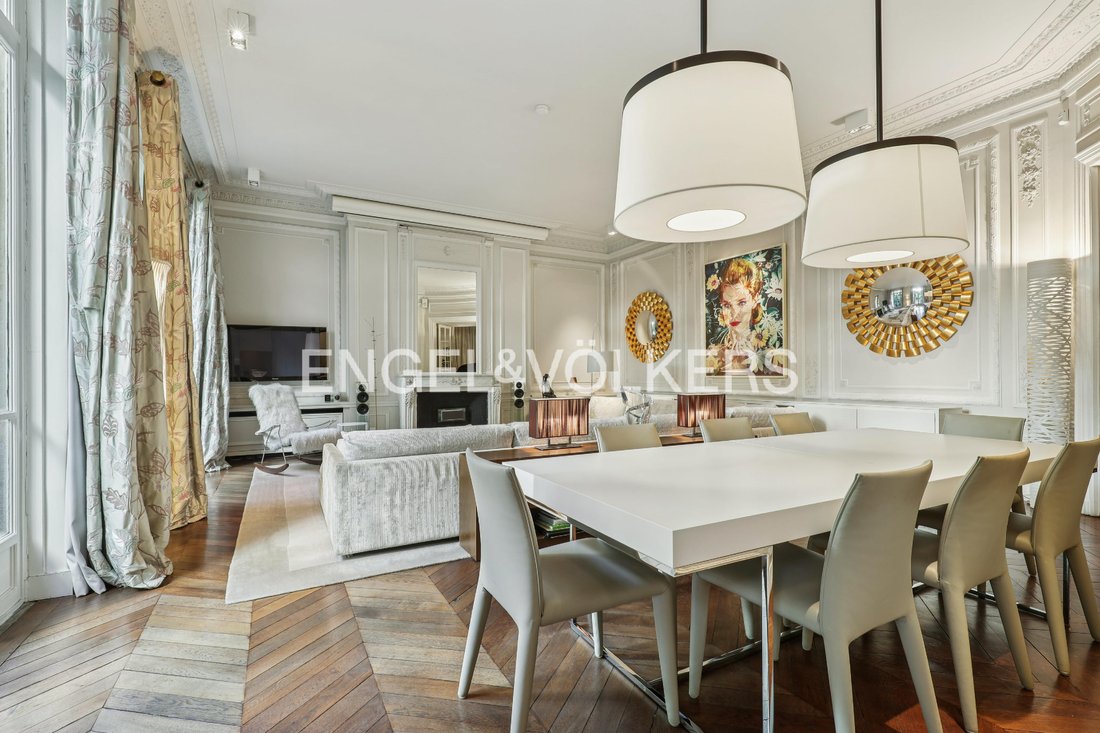 Apartment in Saint Philippe du Roule, Paris 8e Arrondissement, Paris 4 - 16268478