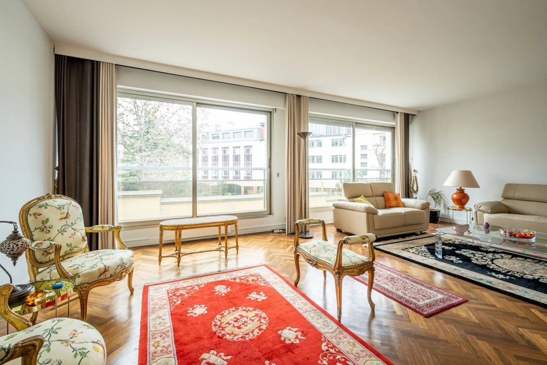 Apartment in Chaillot, Paris 16e Arrondissement, Paris 2 - 14876623