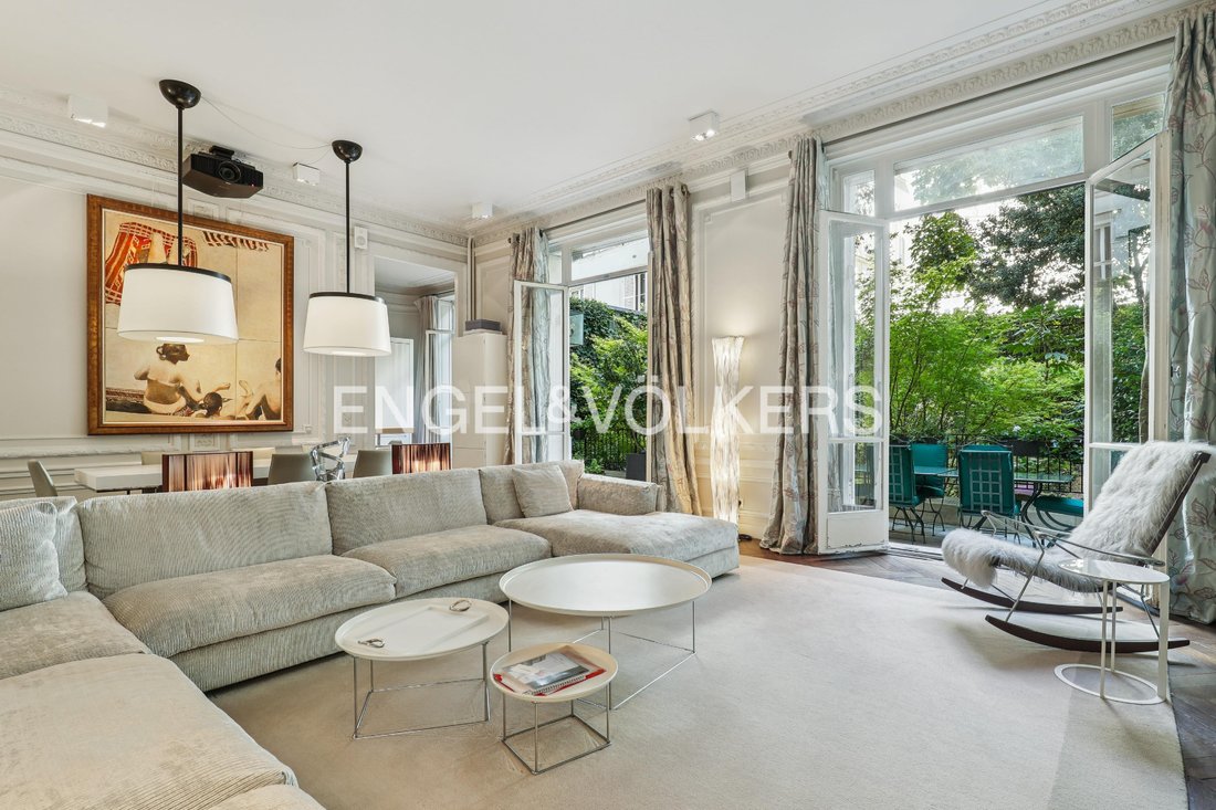 Apartment in Saint Philippe du Roule, Paris 8e Arrondissement, Paris 1 - 16268478