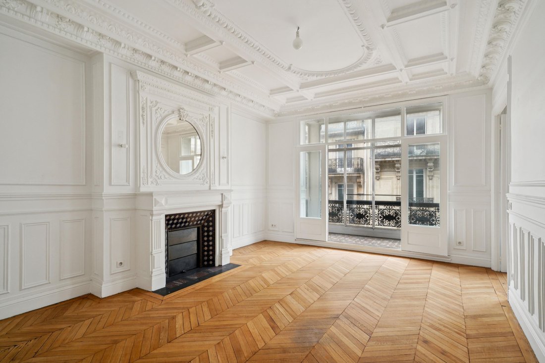 Apartment in Triangle d'Or, Paris 8e Arrondissement, Paris 5 - 16803329