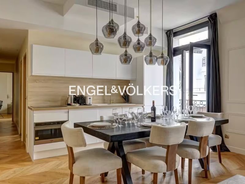 Apartment in Saint Philippe du Roule, Paris 8e Arrondissement, Paris 3 - 16291866